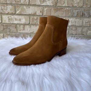 Cole Haan Naia Western Ankle
Suede Boots Size 9B 🌸